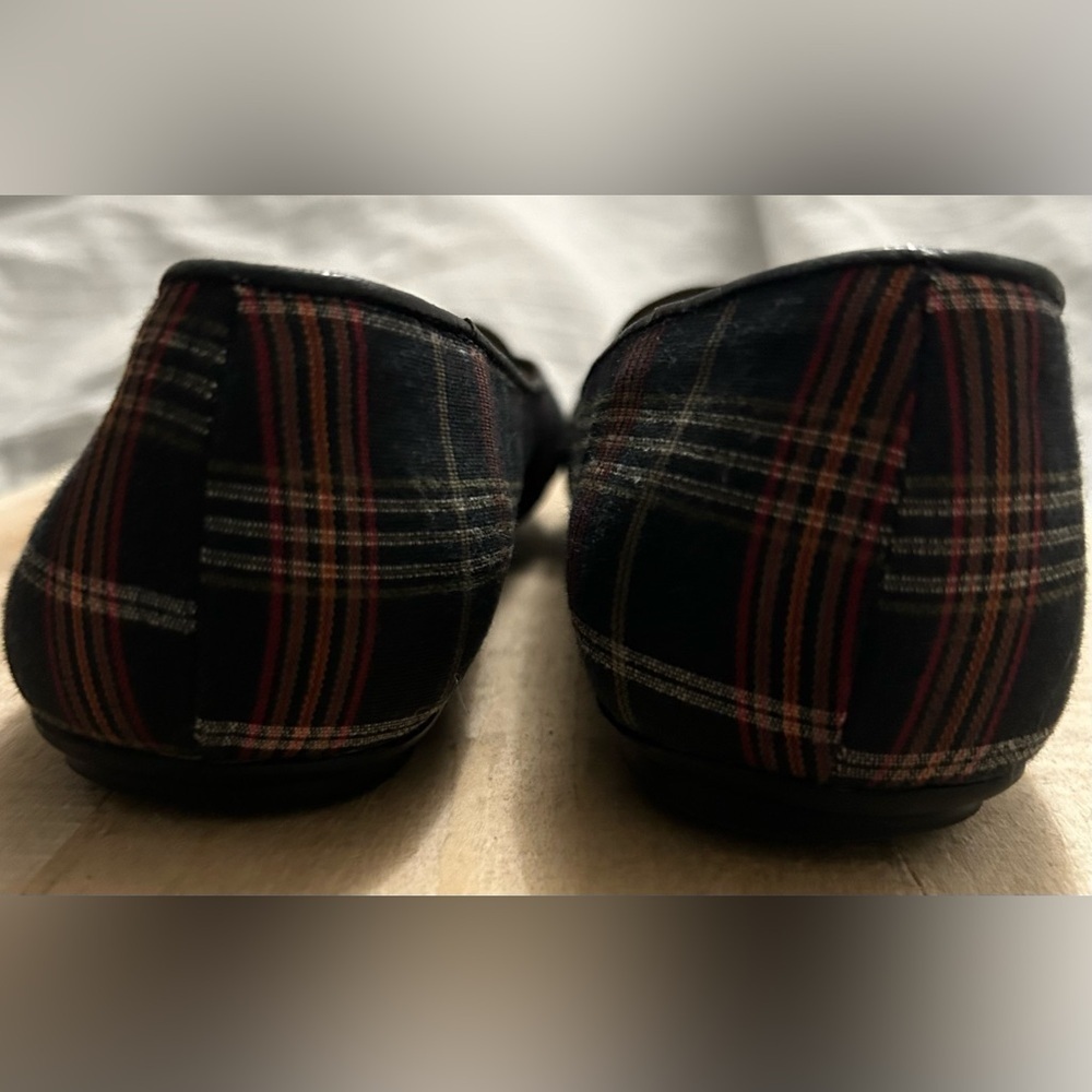 LL Bean Women's Signature Classic Red/Black Plaid Canvas Slip-On Loafers Sz 8.5M - Picture 5 of 8
